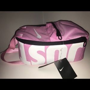 Nike | Brasilia JDI Lunch Pack Q318